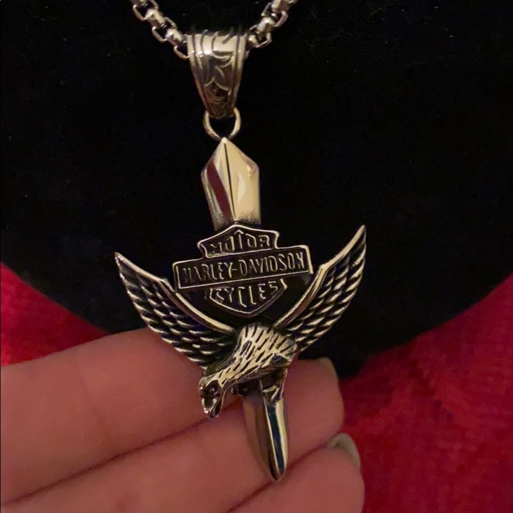 - Limited! Men’s HD Eagle Necklace